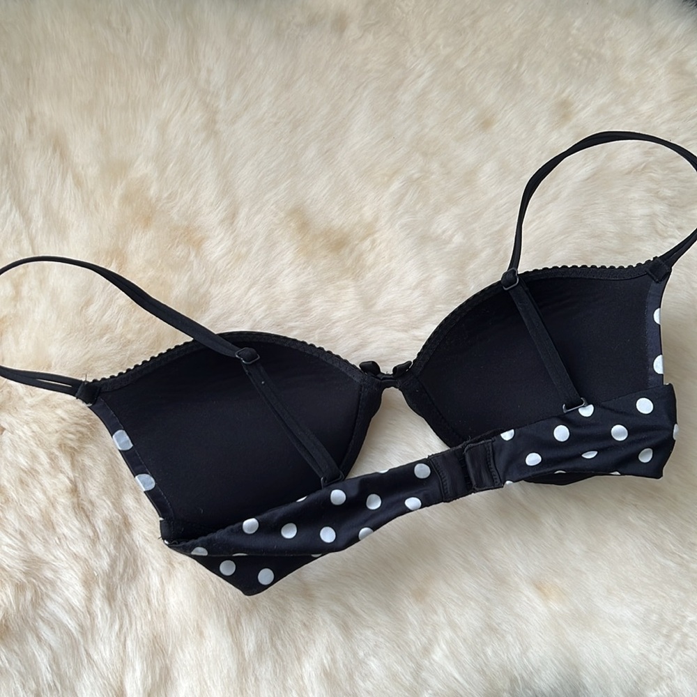 Victoria's Secret Very Sexy Black & White Polkadot & Lace Push Up Bra Size 32C. - Picture 2 of 5